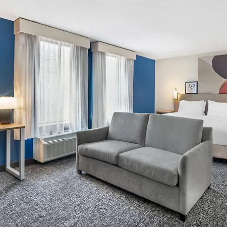 Spark By Hilton Roanoke Airport Hotel Exterior photo