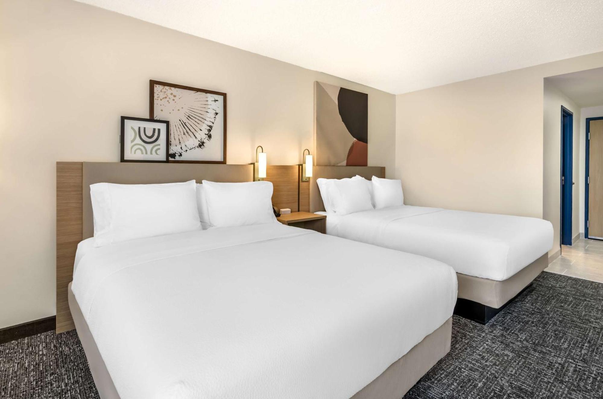 Hotel Spark By Hilton Airport