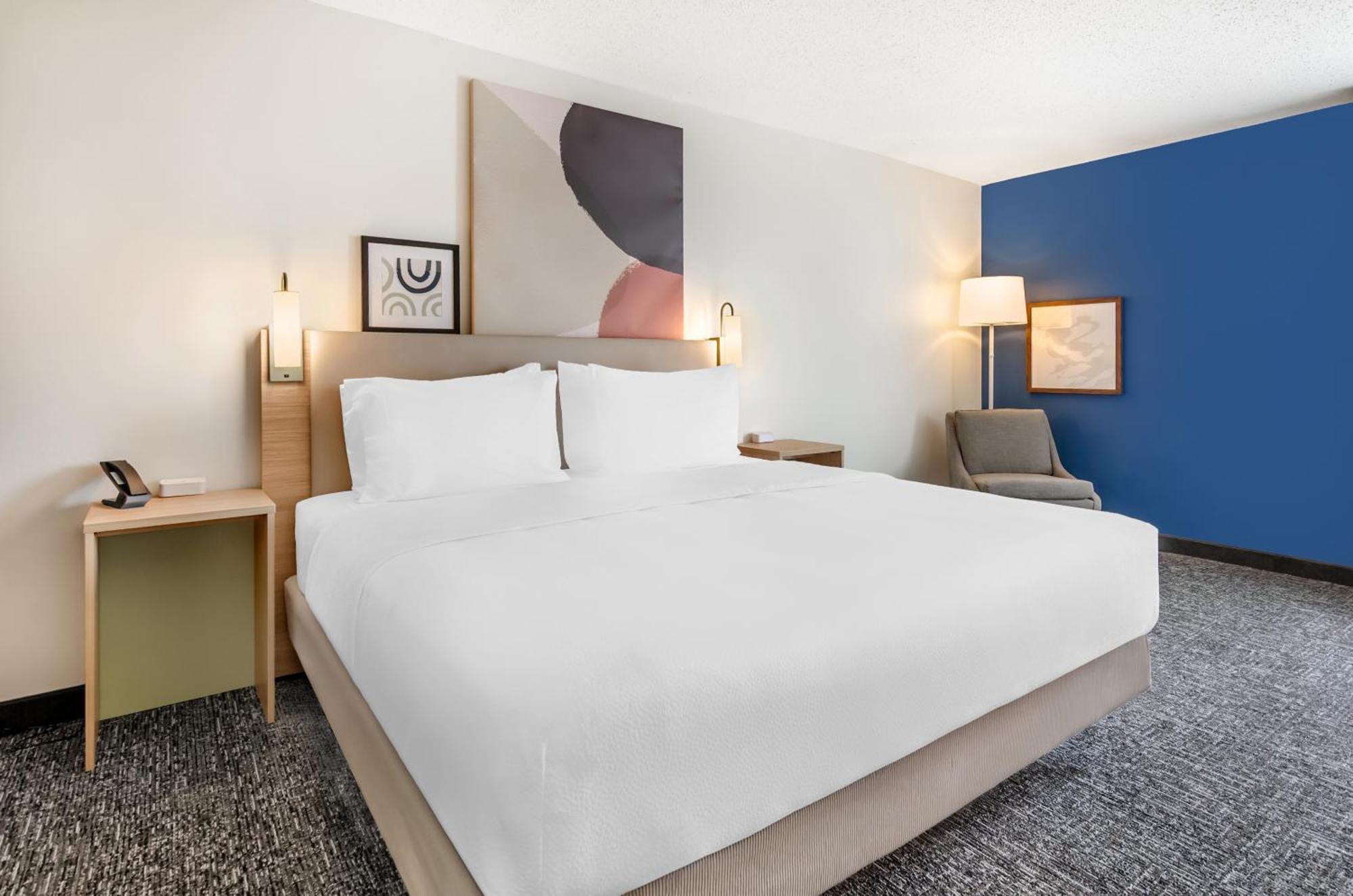 Hotel Spark By Hilton Airport 2*